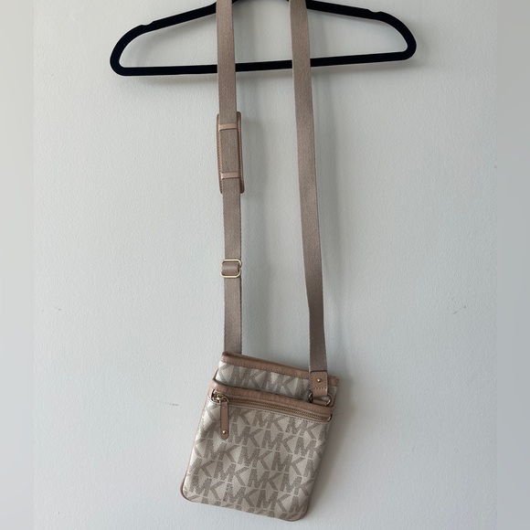 SOLD - MICHAEL KORS - Authentic Michael Kors Monogram Cross Body Bag in Vanilla - Picture 3 of 9